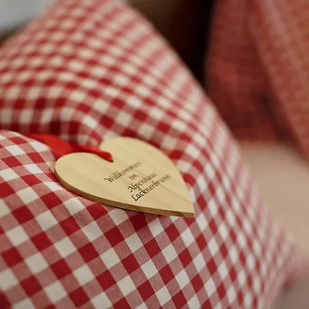 Alpenchalet Lacknerbrunn Bis 30 P シャレー マイヤーホーフェン